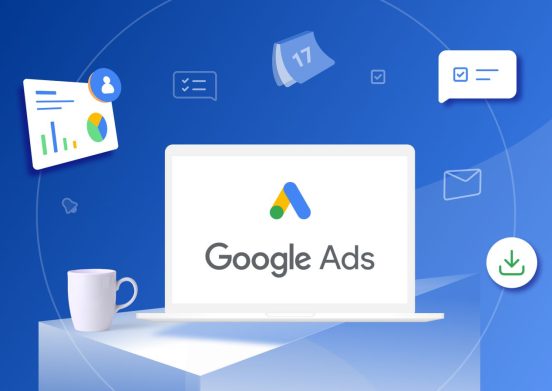 laptop med en google ads logga
